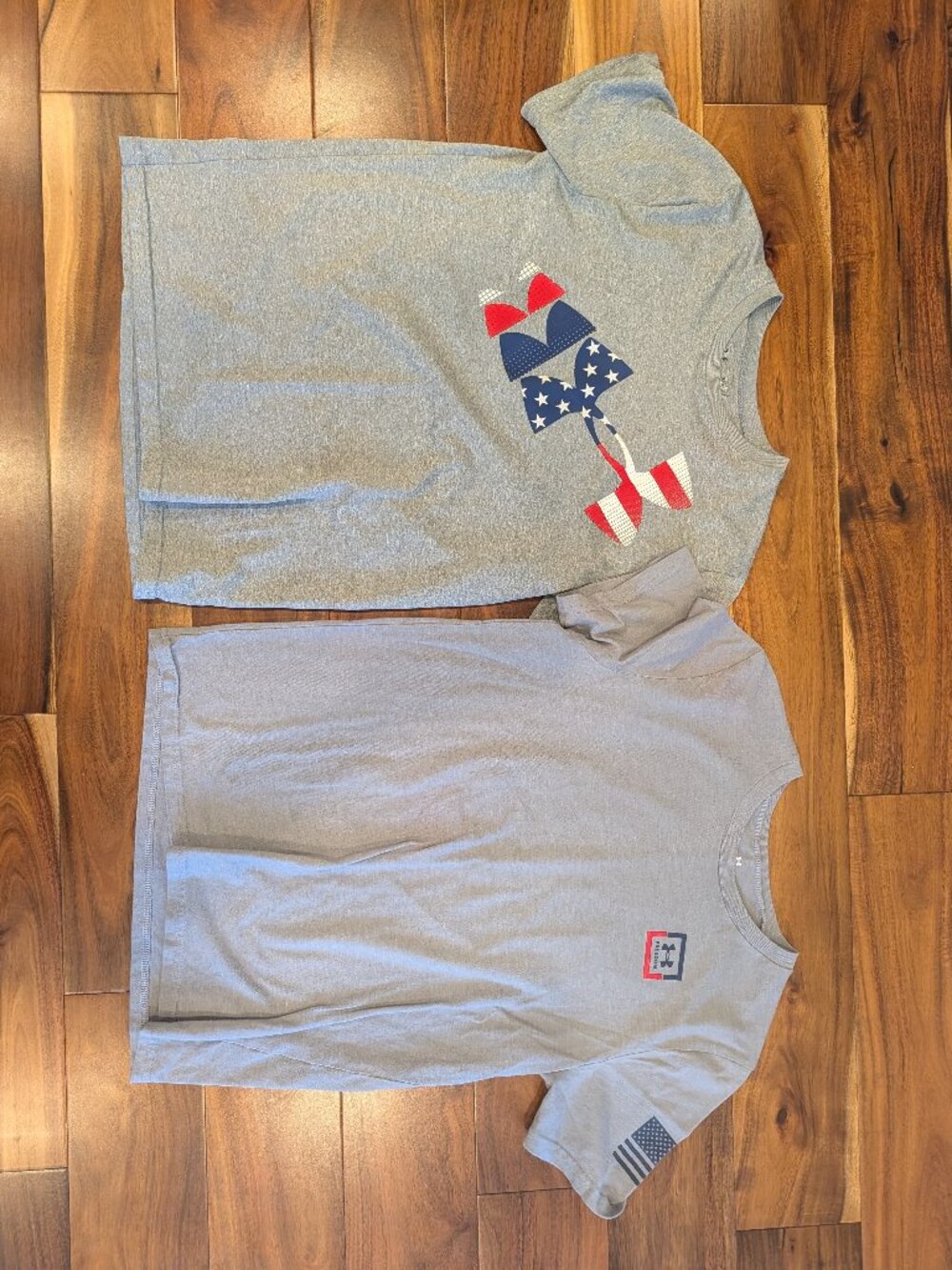 Bundle of 2 Under Armour Short Sleeve T-Shirts - Size L